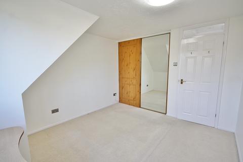 2 bedroom end of terrace house to rent, Priestly Gardens, Woking, Surrey, GU22