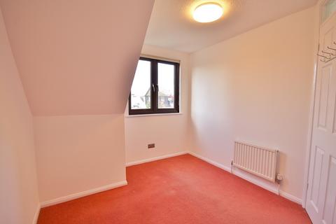 2 bedroom end of terrace house to rent, Priestly Gardens, Woking, Surrey, GU22