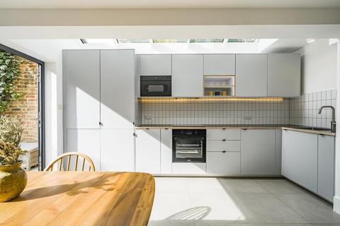 2 bedroom flat for sale, Rommany Road, West Norwood