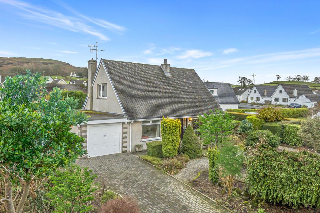 2 Abbey Drive, Natland, Kendal, Cumbria LA9 7QN 3 bed detached bungalow