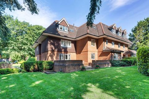 Flat 10, Cavendish Court Cavendish Road, Weybridge, KT13 0JN