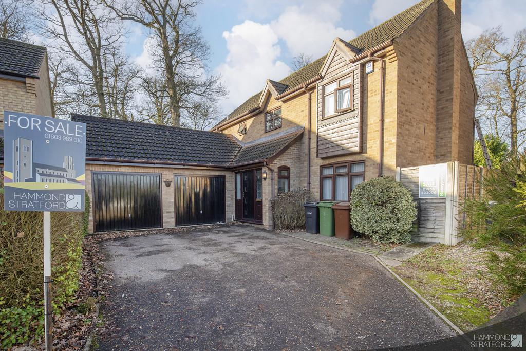 Hall Close, Hethersett 5 bed detached house £600,000