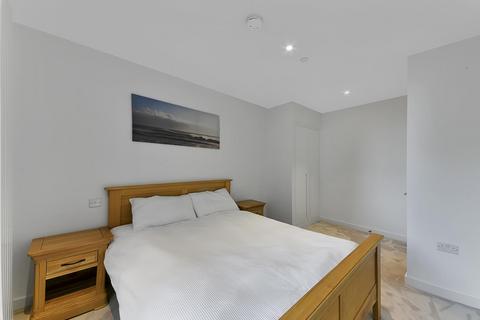 2 bedroom apartment to rent, Commodore House, Royal Wharf, London, E16