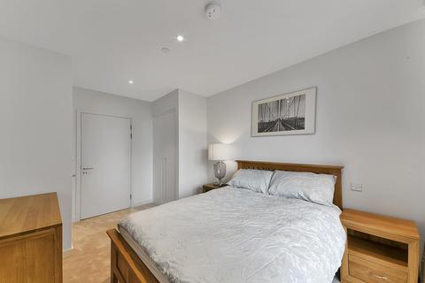 2 bedroom apartment to rent, Commodore House, Royal Wharf, London, E16