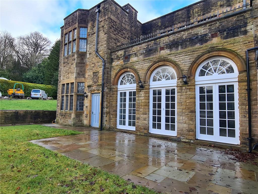 Talbot Road, Glossop, Derbyshire, SK13 3 bed semidetached house for
