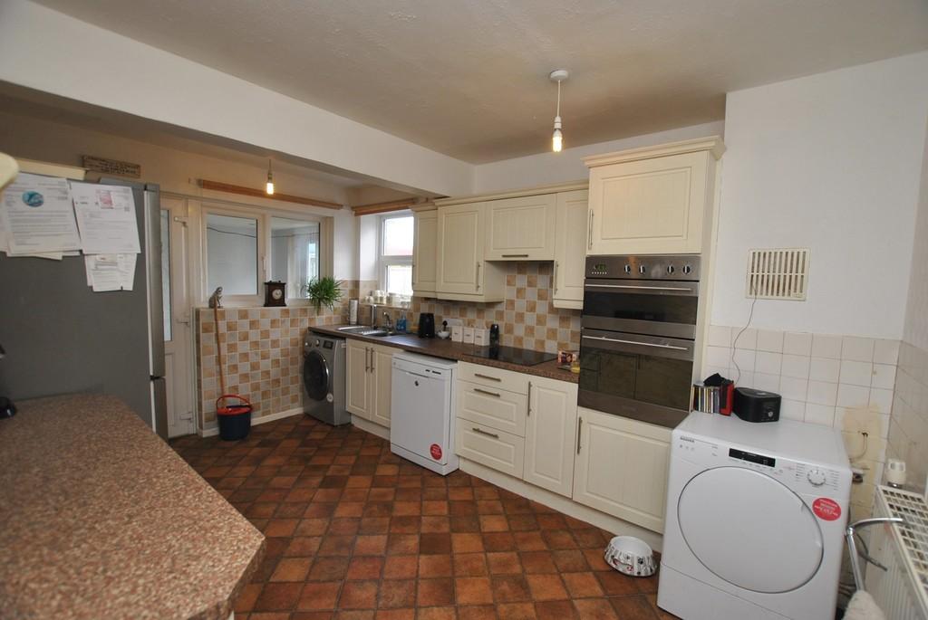 Wrekin Close, Trench, Telford, TF2 6QU 3 bed detached bungalow £299,000