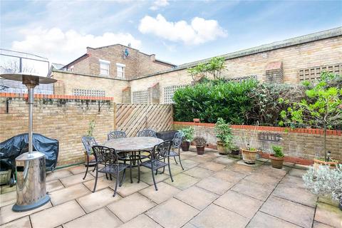 4 bedroom semi-detached house to rent - Dere Close, London