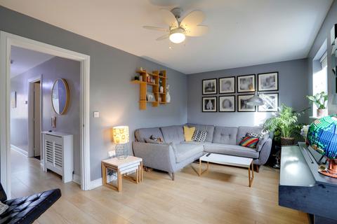 36 Brooks Warren, Cranbrook, Exeter, EX5 7AJ