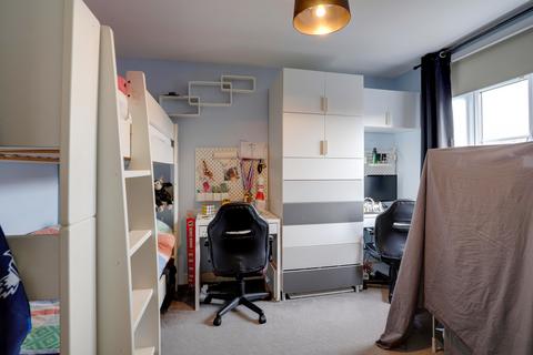 36 Brooks Warren, Cranbrook, Exeter, EX5 7AJ