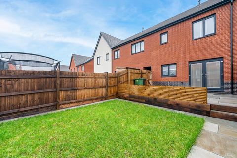 undefined, Rhodfa Groes Wen, Radyr