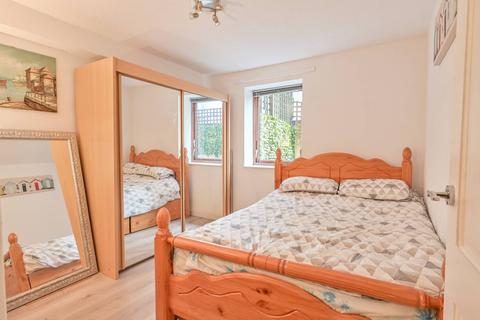 1 bedroom flat for sale, Royal Mint Street, Tower Hamlets, London, E1