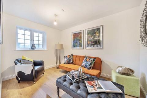 8 Abbots Lane, Kenley, CR8 5JH