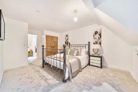 8 Abbots Lane, Kenley, CR8 5JH
