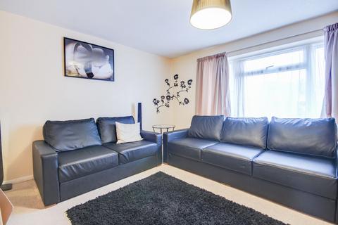 2 bedroom maisonette to rent, Wokingham, Berkshire