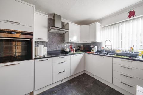17 Heron Way, Ilminster, TA19 0BX