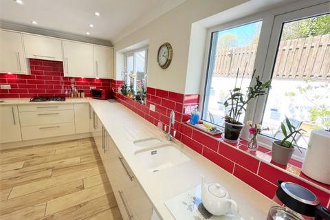 4 Coppice Gardens, Lanner Moor, Redruth, TR16 6BY