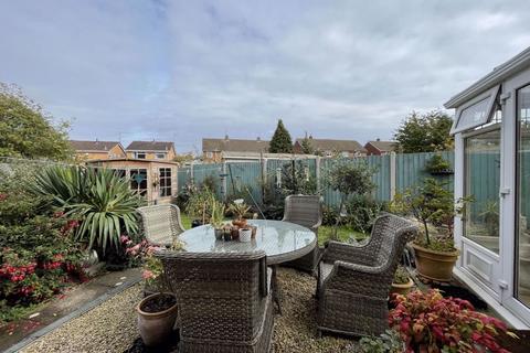 9 Neachless Avenue, Wombourne, Wolverhampton, WV5 0NQ