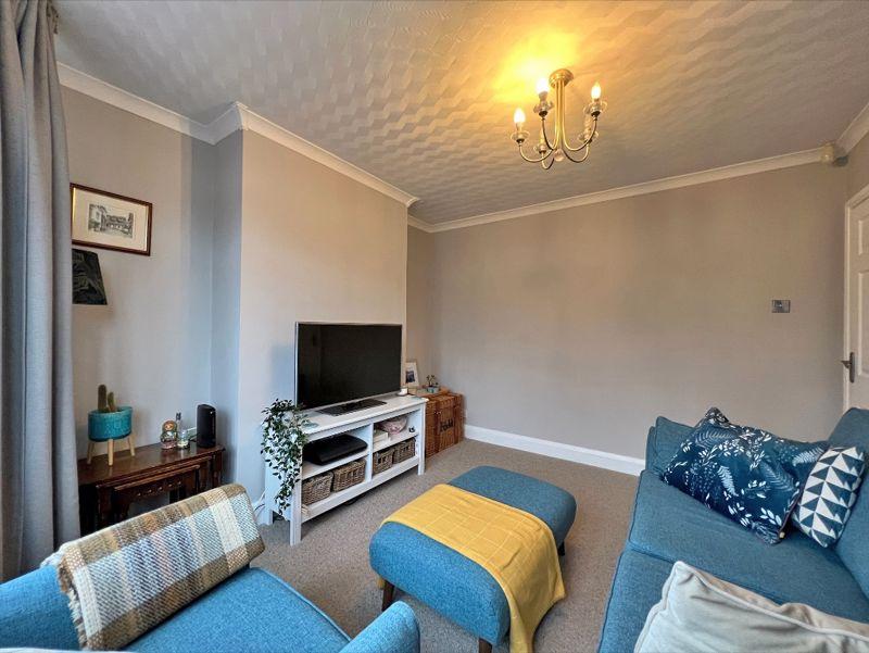 Winchester Road, WOLVERHAMPTON 3 bed semidetached house for sale £