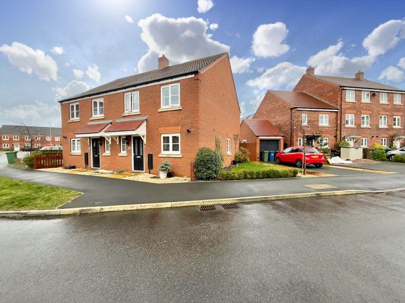 Holden Park, Stafford 3 bed semidetached house £250,000