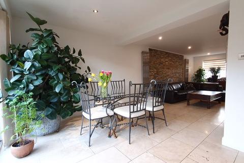 21 Bramble Lawn, Abbeydale, Gloucester, GL4 5YF