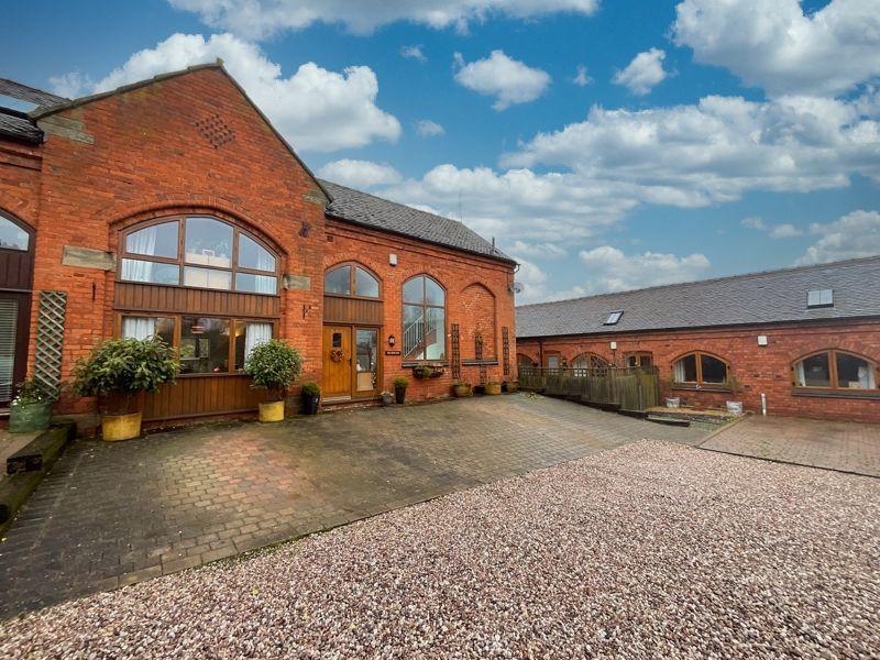 Horsley Lane, Eccleshall 4 bed barn conversion £425,000