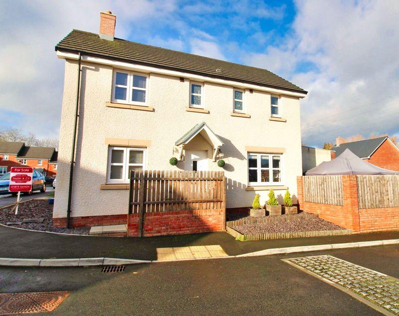 Ffordd Sain Ffwyst, Llanfoist, Abergavenny 3 bed detached house for