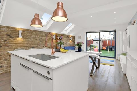 31 Popes Lane, London, W5 4NU