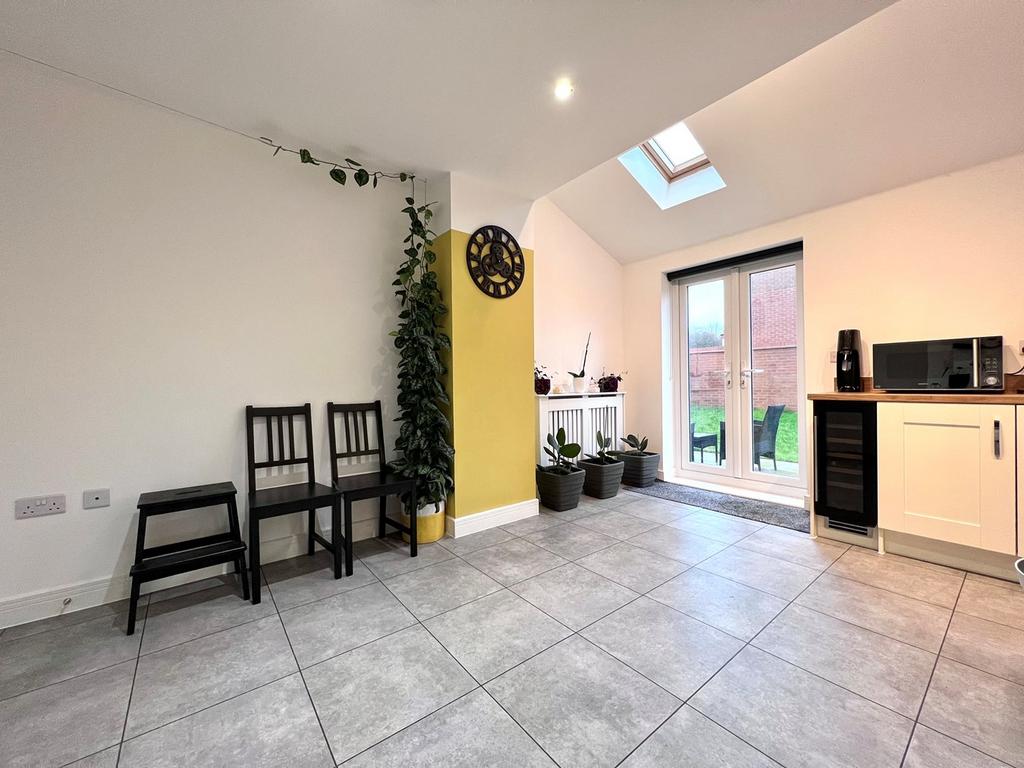 Pearce Drive, Faringdon, SN7 5 bed detached house £625,000