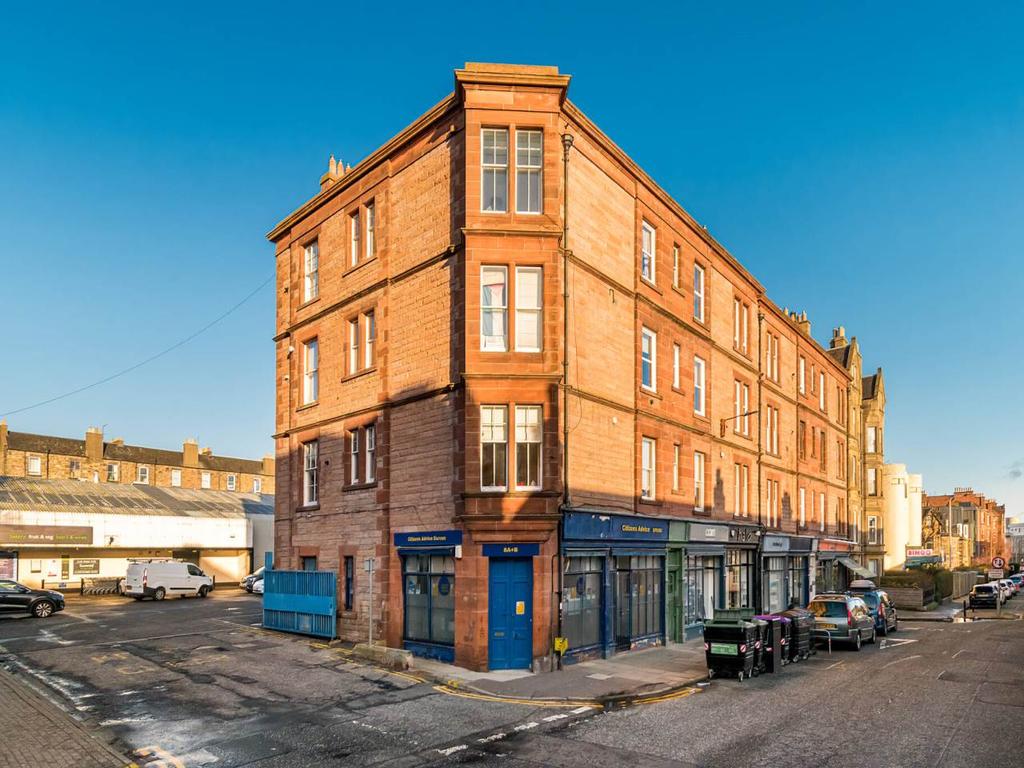 Bath Street, Portobello, Edinburgh 2 bed flat £995 pcm (£230 pw)