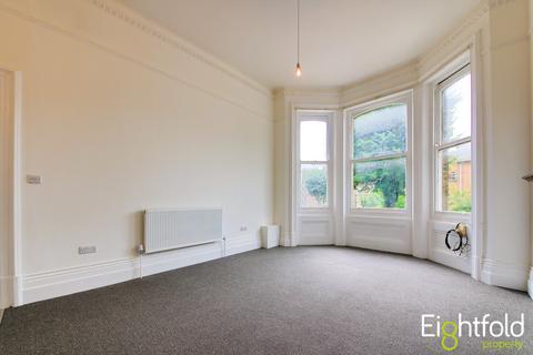 3 bedroom flat to rent, Cromwell Road, Hove