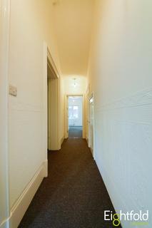 3 bedroom flat to rent, Cromwell Road, Hove