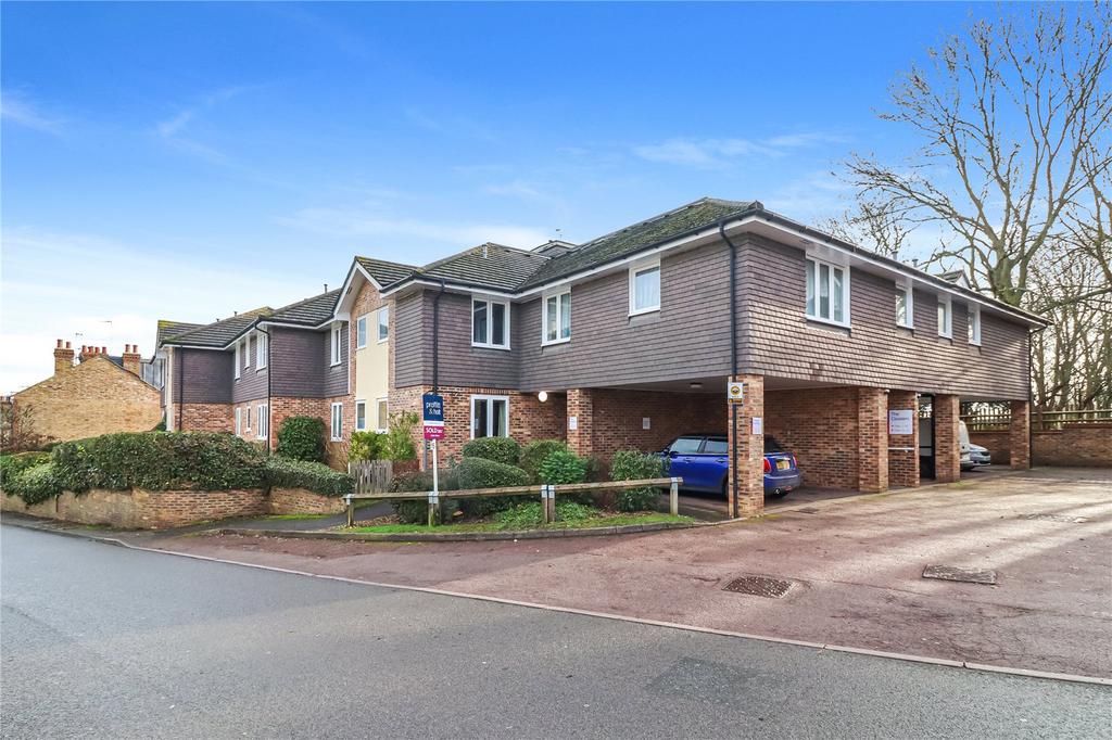 The Cloisters, Church Lane, Kings Langley, WD4 1 bed flat for sale £