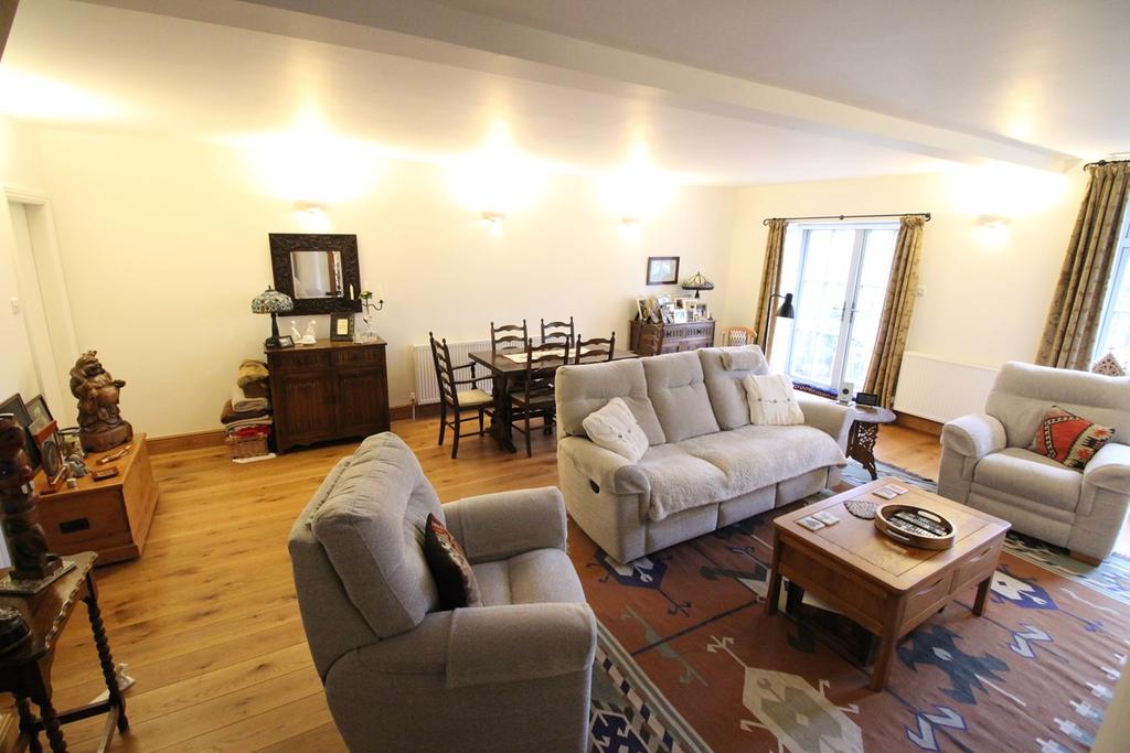 Halifax Road, Cullingworth, Bradford... 3 bed end of terrace house £