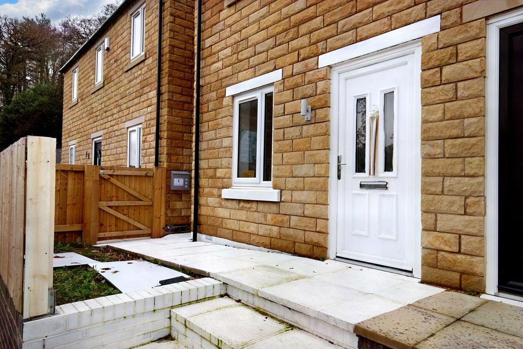 Charlestown View, Glossop, SK13 3 bed end of terrace house £208,000