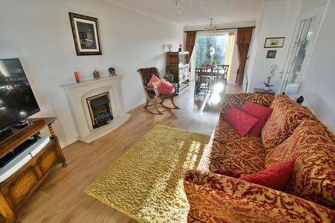 22 Arnold Road, West Moors, Ferndown, BH22 0JX