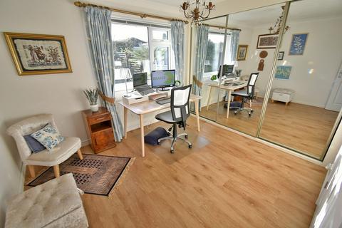 22 Arnold Road, West Moors, Ferndown, BH22 0JX