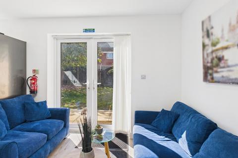 undefined, Roe Drive