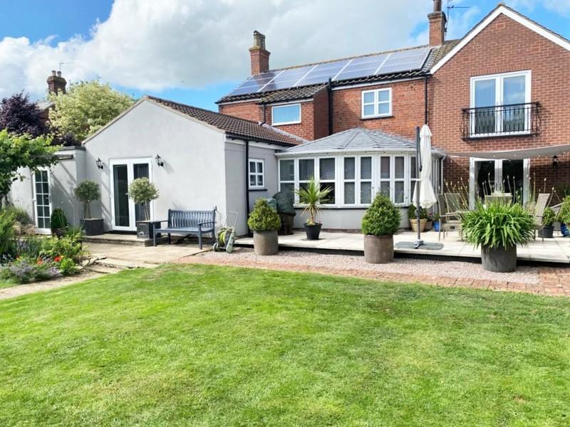 Tillbridge Road, Sturton By Stow, Lincoln, Lincolnshire, LN1 2BP 4 bed