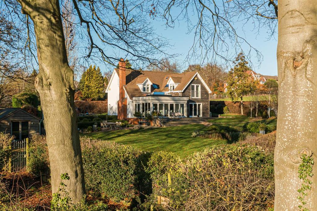 Ivy House Lane, Berkhamsted 4 bed detached house £2,395,000