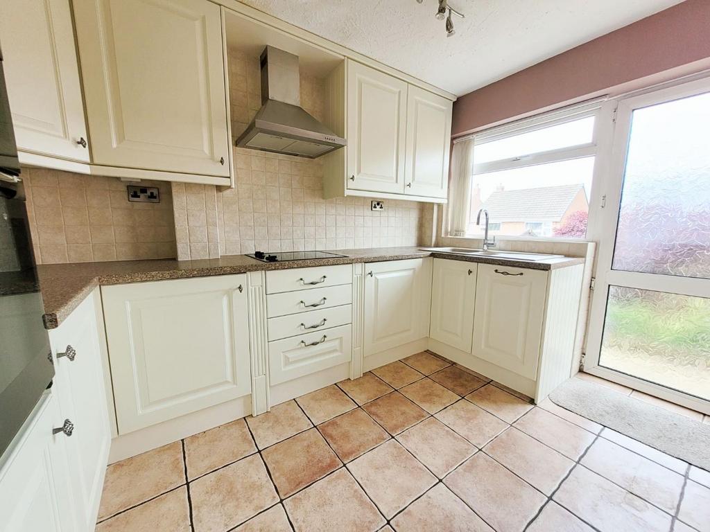 Torc Avenue, Tamworth 3 bed detached house for sale £260,000