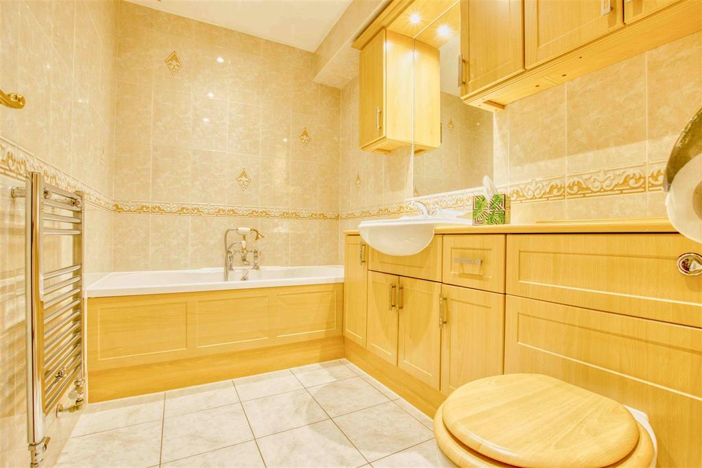 Grange Road, Elstree 3 bed bungalow £995,000