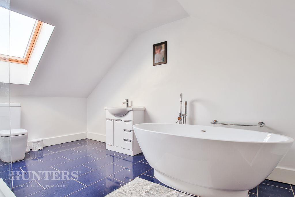 Second Floor Master Suite &amp; Bathroom