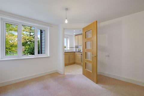 1 bedroom apartment for sale, Eadhelm Court, Penlee Close, Edenbridge