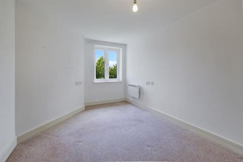 1 bedroom apartment for sale, Eadhelm Court, Penlee Close, Edenbridge