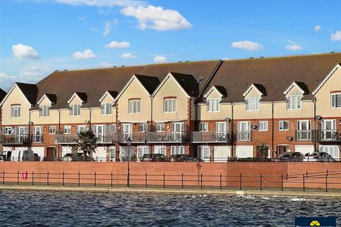5 bedroom townhouse for sale, Hobart Quay, Eastbourne