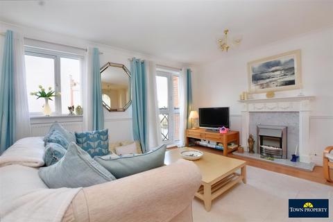 5 bedroom townhouse for sale, Hobart Quay, Eastbourne