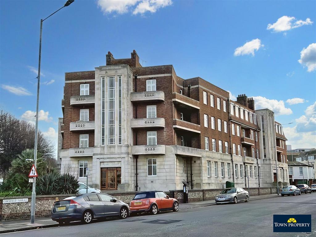 Cornfield Terrace, Eastbourne 3 bed flat £300,000