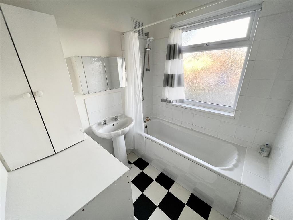 Goodrest Croft, Yardley Wood, Birmingham 3 bed semidetached house £