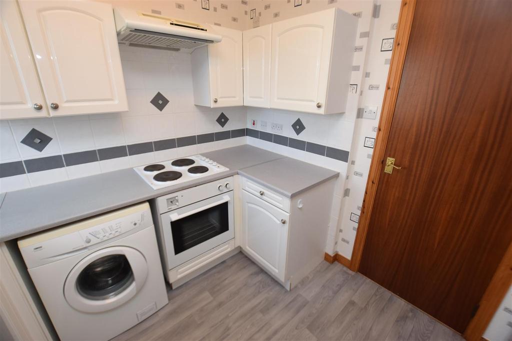 Kitchen 2.jpg