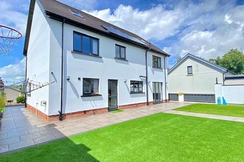 4 bedroom detached house for sale, Pantglas, Croesyceiliog, Carmarthen